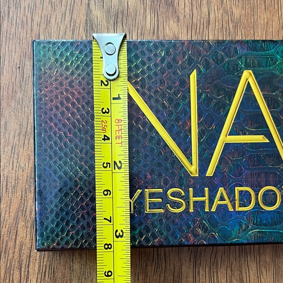Urban Decay Naked Eyeshadow Palette - Vibrant Hues - Picture 12 of 13